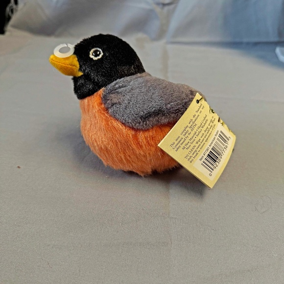 SINGING BIRD, PLAYS REAL BIRD CALLS, AMERICAN ROBIN, 6 L x 4 ½ W x 4 ¾ H INCH - Picture 1 of 16